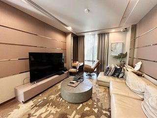 Casa en venta y en alquiler de 5 habitaciones en Huai Khwang, Bangkok