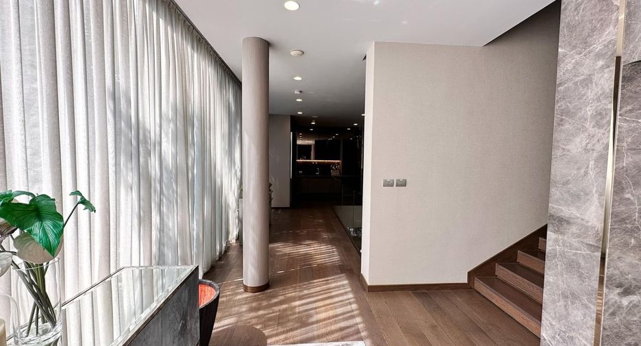 Haus zum Kauf und zur Miete mit 5 Zimmer in Huai Khwang, Bangkok