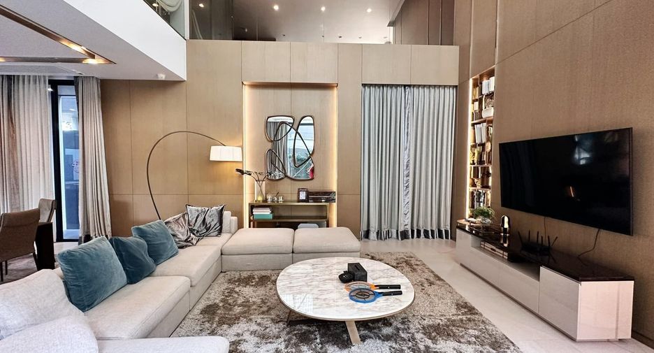 Haus zum Kauf und zur Miete mit 5 Zimmer in Huai Khwang, Bangkok