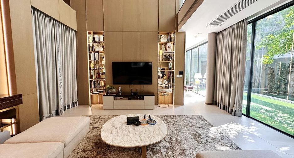 Haus zum Kauf und zur Miete mit 5 Zimmer in Huai Khwang, Bangkok