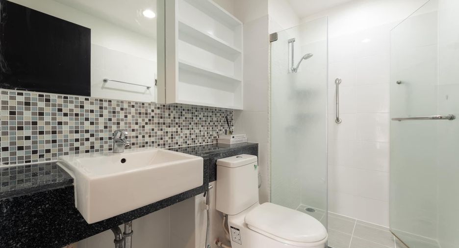 For rent 1 bed condo in Khlong Toei, Bangkok
