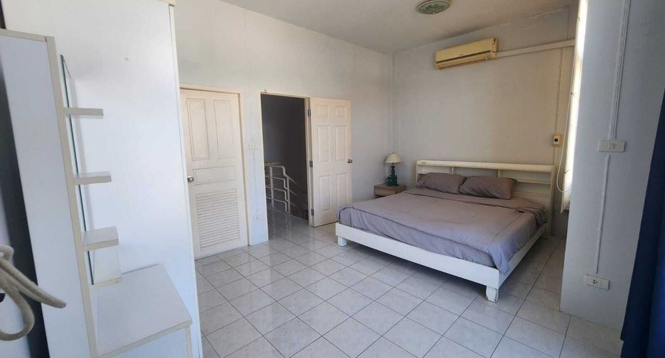 For rent 3 bedrooms townhouse in Mueang Phuket, Phuket