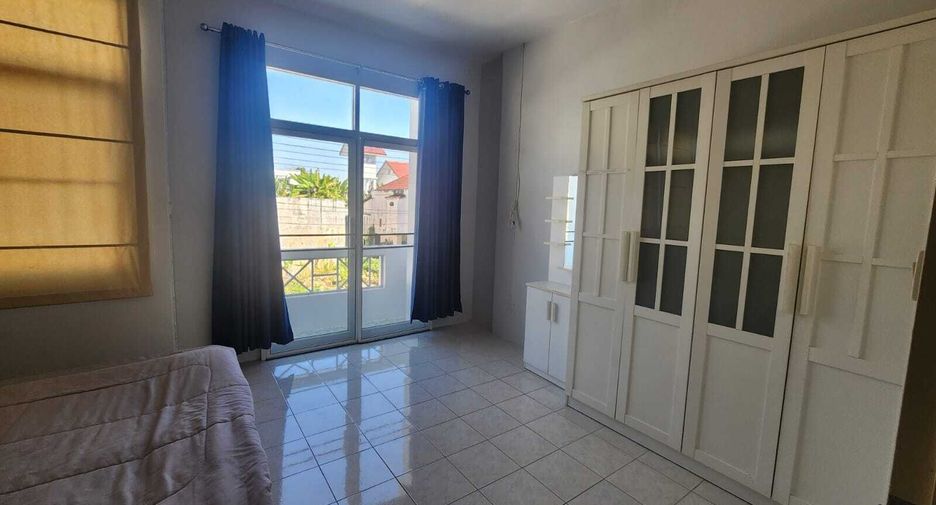 For rent 3 bedrooms townhouse in Mueang Phuket, Phuket