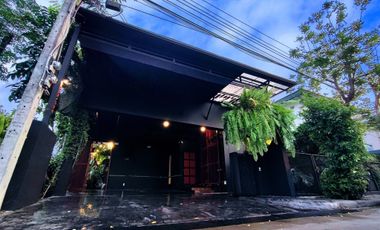 Casa en alquiler de 3 habitaciones en Bang Khen, Bangkok