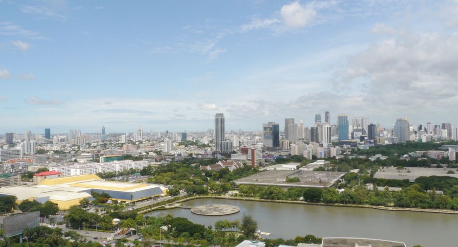 For rent 3 ベッドルーム condo in Khlong Toei, Bangkok