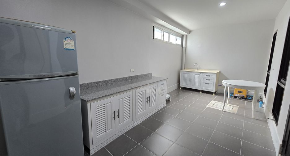 For sale 3 ベッドルーム townhouse in Mueang Phuket, Phuket