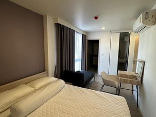 For rent 2 bedrooms condo in Huai Khwang, Bangkok
