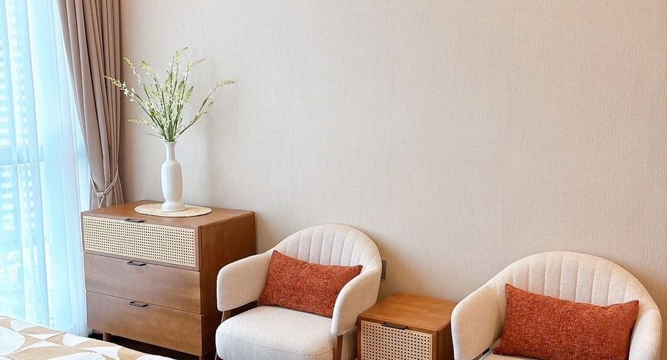 For rent 2 bedrooms condo in Watthana, Bangkok