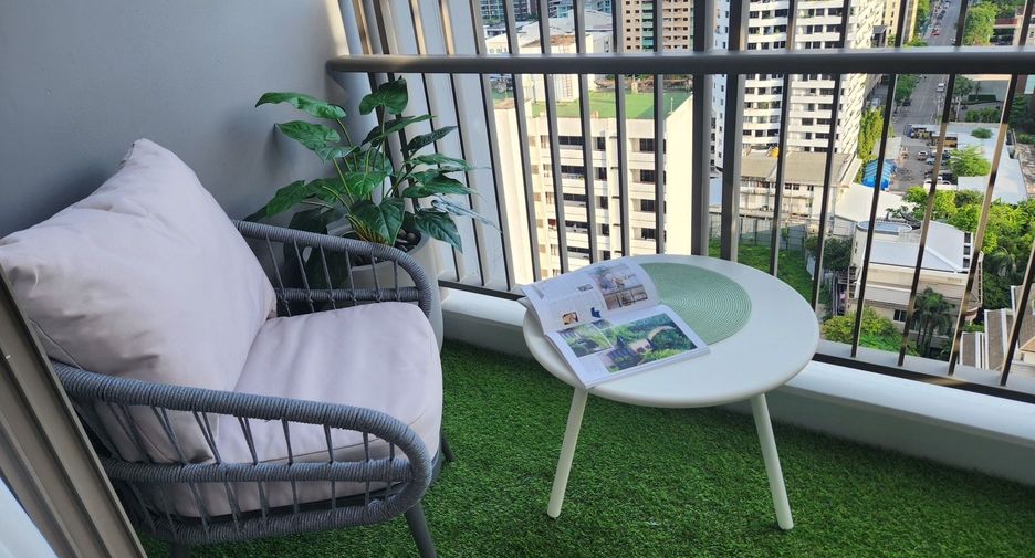 For rent 2 bedrooms condo in Watthana, Bangkok