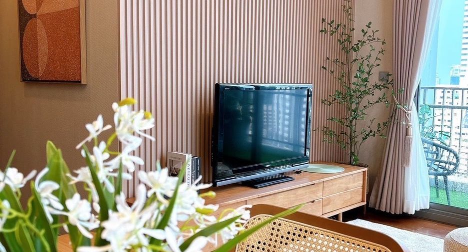 For rent 2 bedrooms condo in Watthana, Bangkok