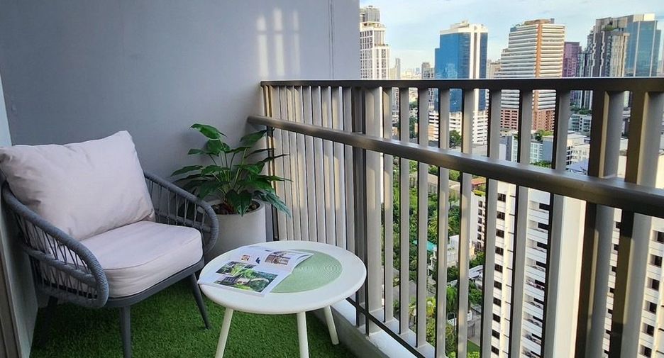For rent 2 bedrooms condo in Watthana, Bangkok