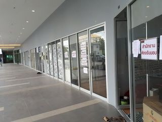 For rent 1 bed retail Space in Bang Phlat, Bangkok