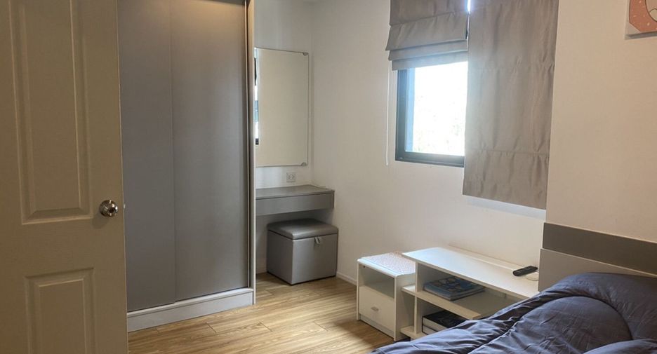For sale 1 bed condo in Si Racha, Chonburi