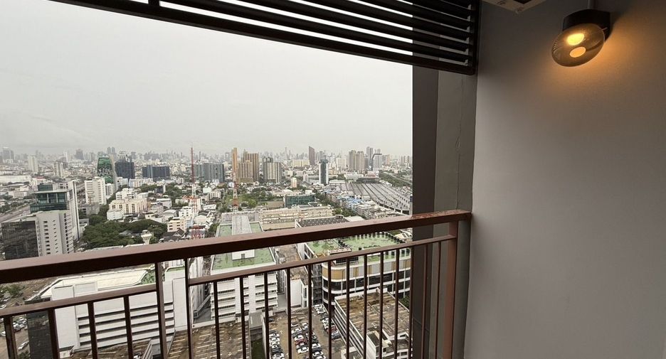 For rent 2 bedrooms condo in Chatuchak, Bangkok