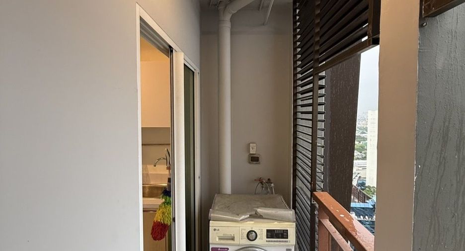For rent 2 bedrooms condo in Chatuchak, Bangkok