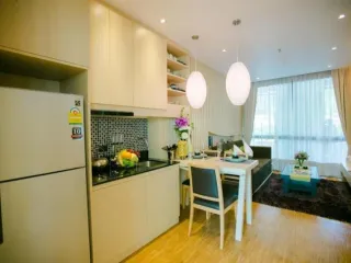 Condo en venta de 1 habitaciones en Si Racha, Chonburi