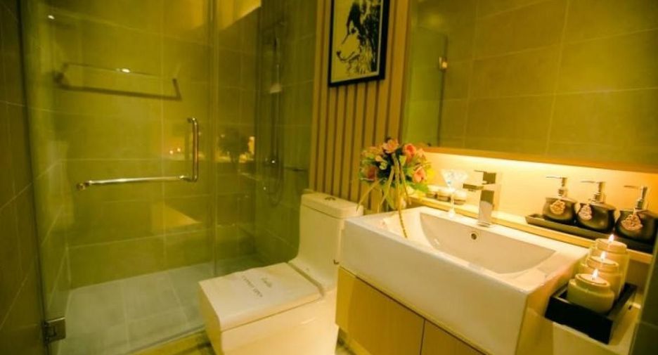 For sale 1 bed condo in Si Racha, Chonburi