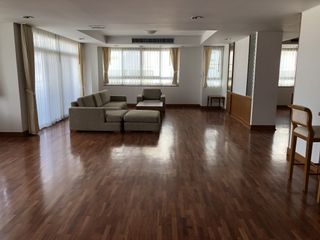 Apartamento en alquiler de 3 habitaciones en Khlong Toei, Bangkok