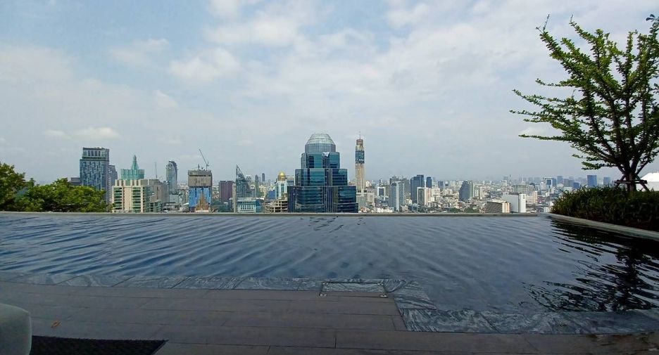 For rent 1 bed condo in Pathum Wan, Bangkok