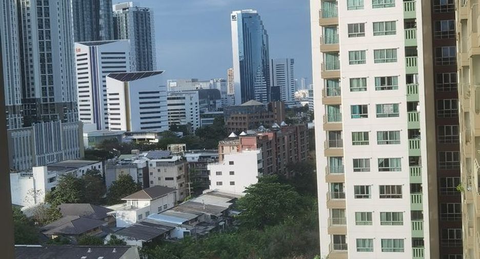 For rent 1 bed condo in Huai Khwang, Bangkok