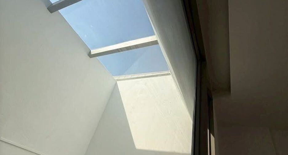 Casa adosada en venta de 5 habitaciones en Watthana, Bangkok