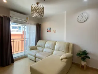 Condo en alquiler de 2 habitaciones en Huai Khwang, Bangkok