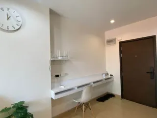 Condo en alquiler de 2 habitaciones en Huai Khwang, Bangkok