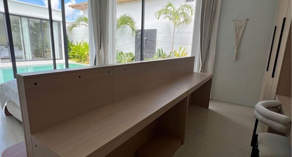 For rent 4 bedrooms villa in Mueang Phuket, Phuket