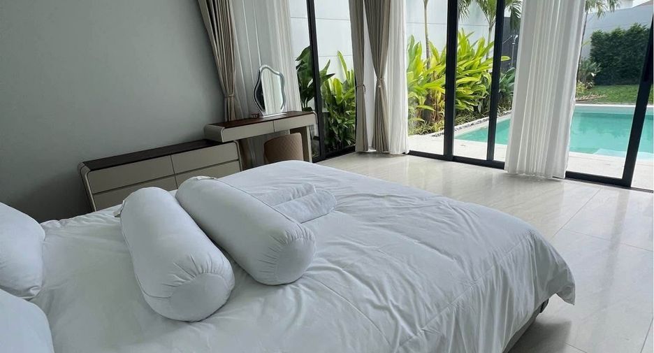For rent 4 bedrooms villa in Mueang Phuket, Phuket