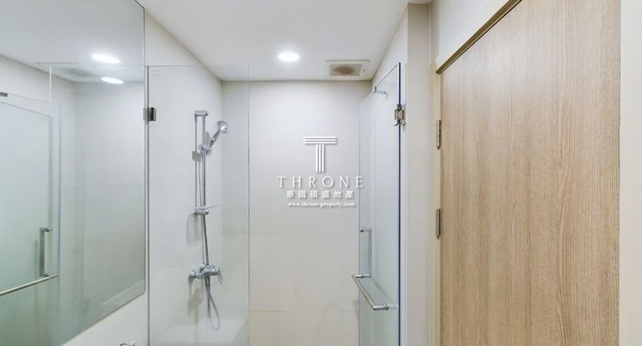 For rent studio condo in Khlong Toei, Bangkok
