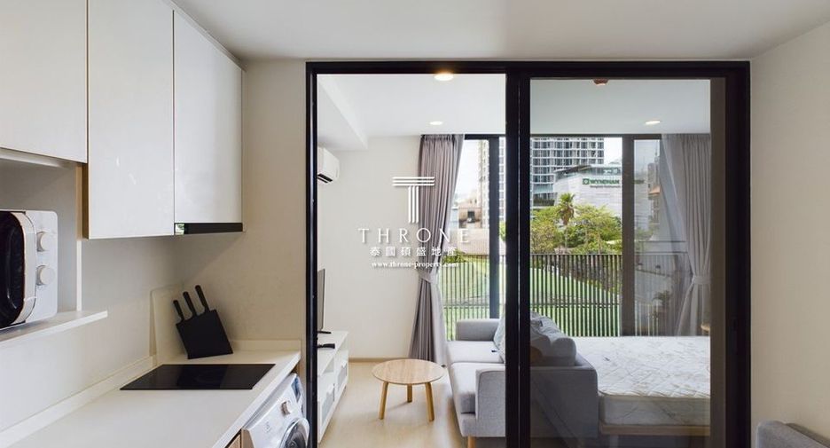 For rent studio condo in Khlong Toei, Bangkok