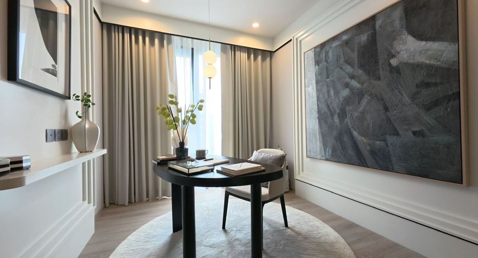 For rent 3 bedrooms condo in Huai Khwang, Bangkok