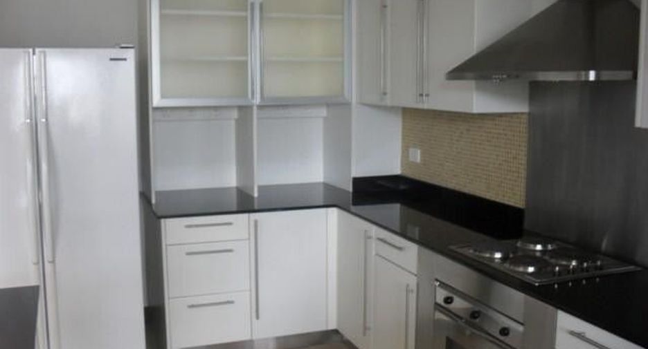 For rent 3 bedrooms apartment in Pathum Wan, Bangkok