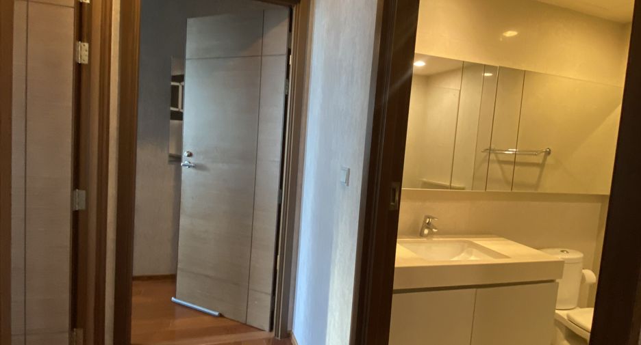 For rent 2 bedrooms condo in Watthana, Bangkok
