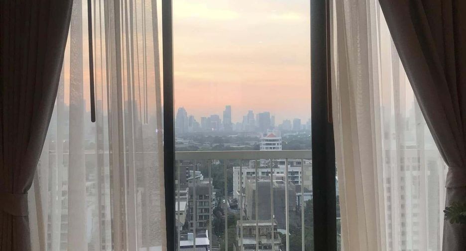 For rent 2 bedrooms condo in Khlong Toei, Bangkok
