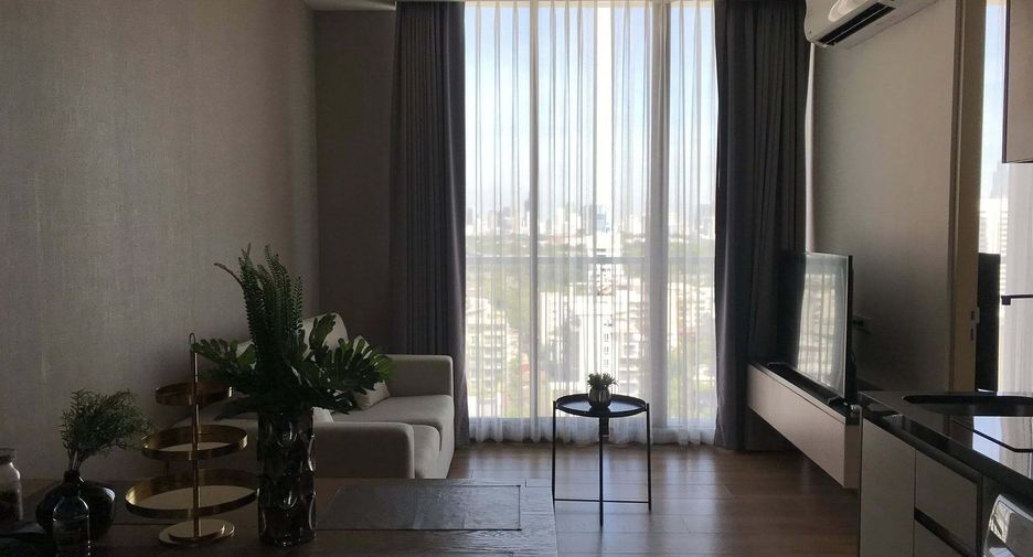 For rent 2 bedrooms condo in Khlong Toei, Bangkok