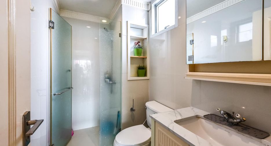 Продажа 1 кровать кондо в Патхум Щан, Бангкок