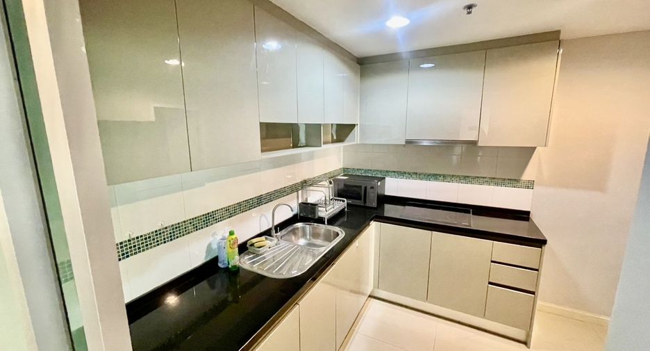 For sale and for rent 3 bedrooms condo in Huai Khwang, Bangkok