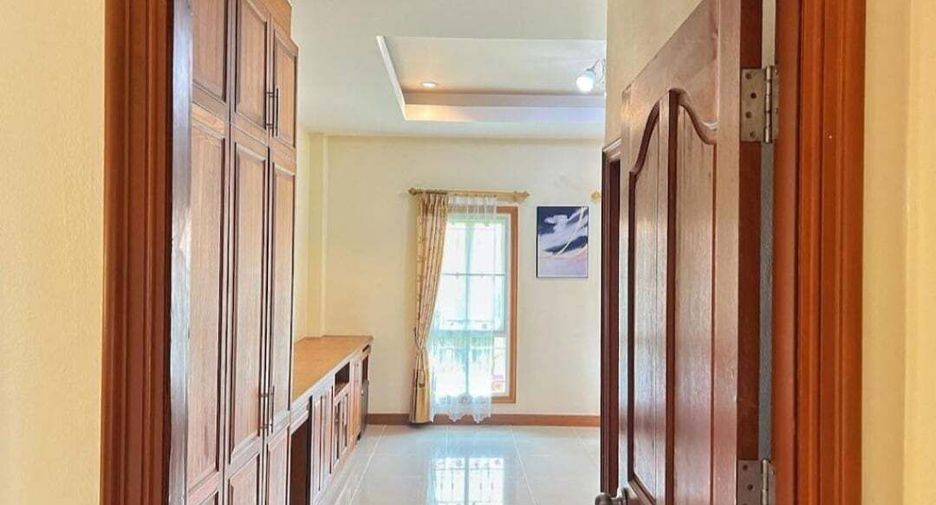 Villa zum Kauf mit 3 Zimmer in Bang Lamung, Chonburi