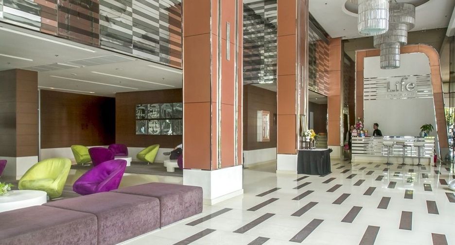 For rent 1 bed condo in Khlong Toei, Bangkok