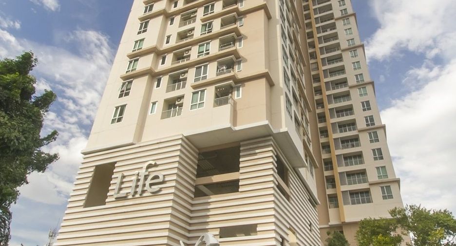 For rent 1 bed condo in Khlong Toei, Bangkok