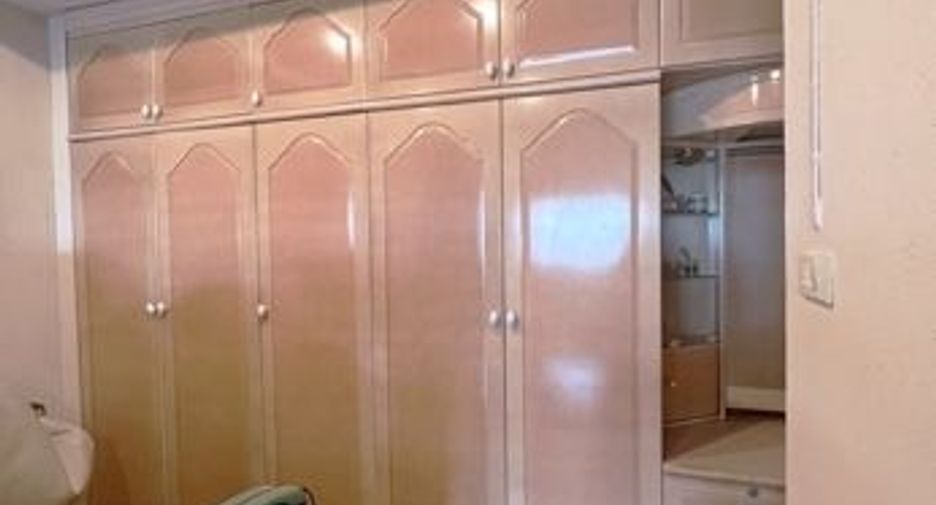 Local comercial en venta de 5 habitaciones en Bang Kho Laem, Bangkok
