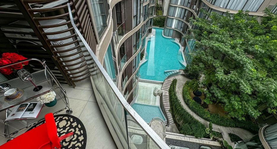 For rent 2 bedrooms condo in Khlong Toei, Bangkok