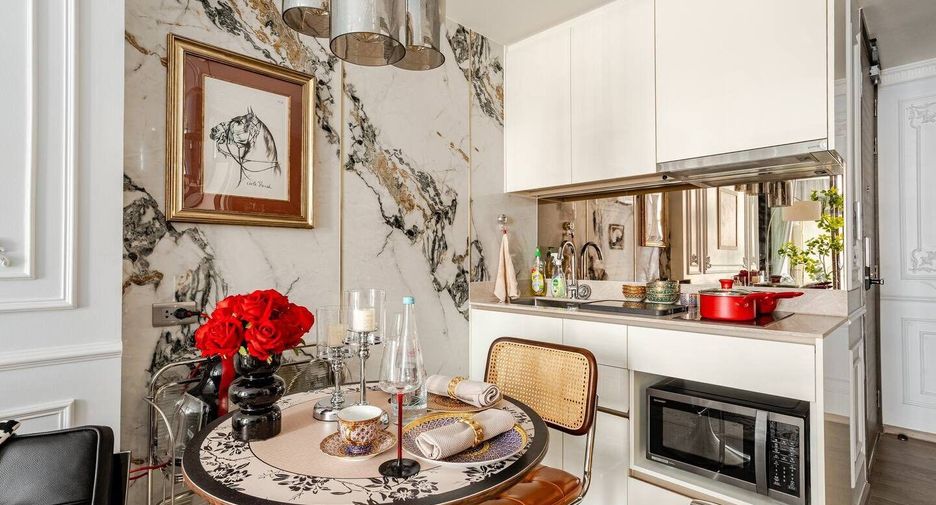 For rent 2 bedrooms condo in Khlong Toei, Bangkok