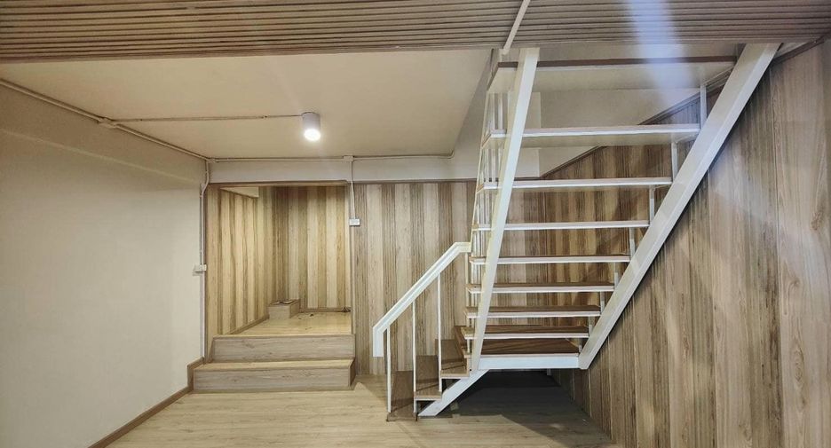 Casa adosada en venta de 3 habitaciones en Mueang Samut Prakan, Samut Prakan