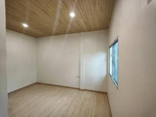 À vendre 3 chambres maison de ville à Mueang Samut Prakan, Samut Prakan