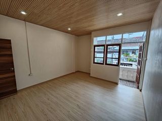 À vendre 3 chambres maison de ville à Mueang Samut Prakan, Samut Prakan
