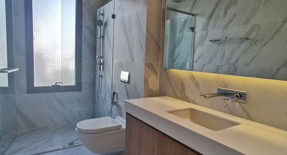 For rent 2 bedrooms condo in Khlong Toei, Bangkok