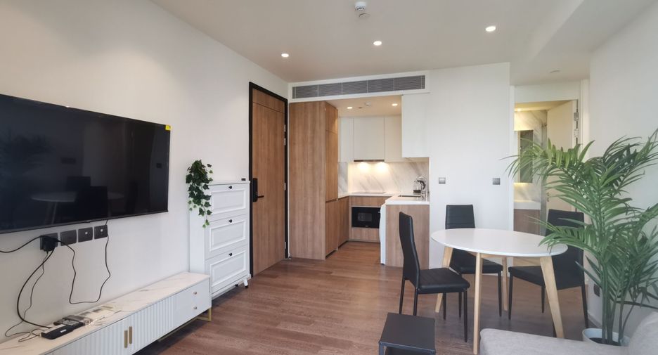 For rent 2 bedrooms condo in Khlong Toei, Bangkok