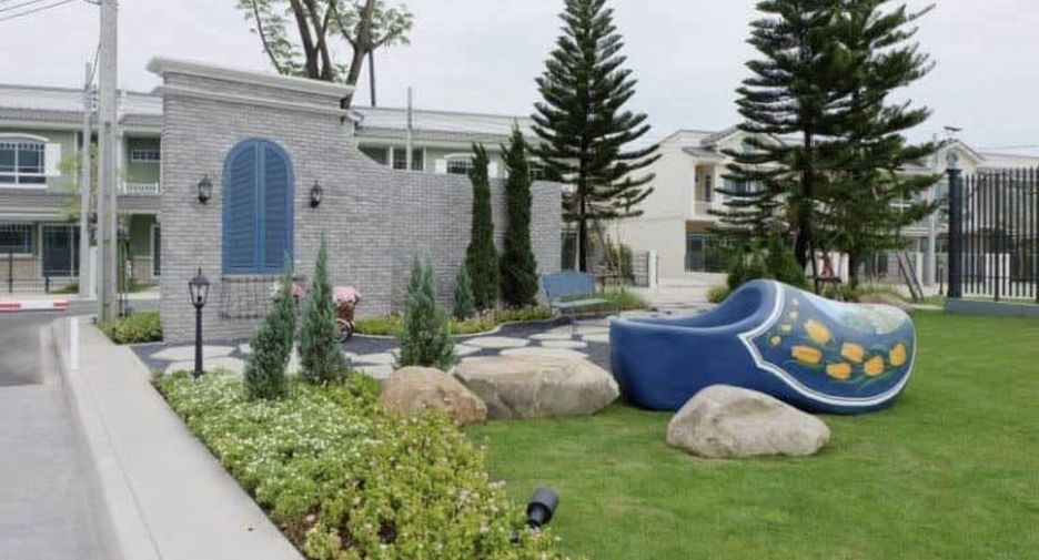For rent 2 bedrooms townhouse in Bang Phli, Samut Prakan